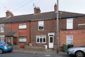 3 bedroom Terraced t...